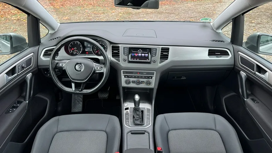 VOLKSWAGEN Golf Sportsvan -