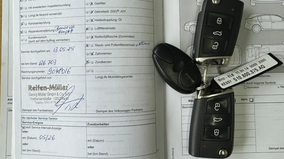 VOLKSWAGEN Golf Sportsvan -