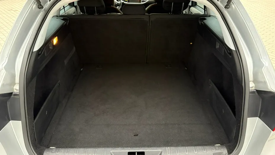 PEUGEOT 308 -