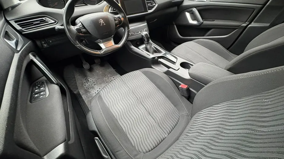 PEUGEOT 308 -