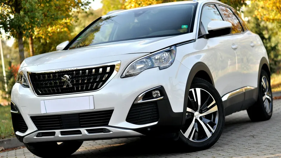 PEUGEOT 3008 -