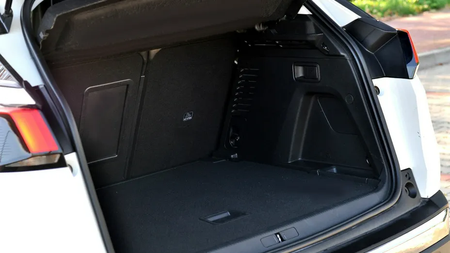 PEUGEOT 3008 -
