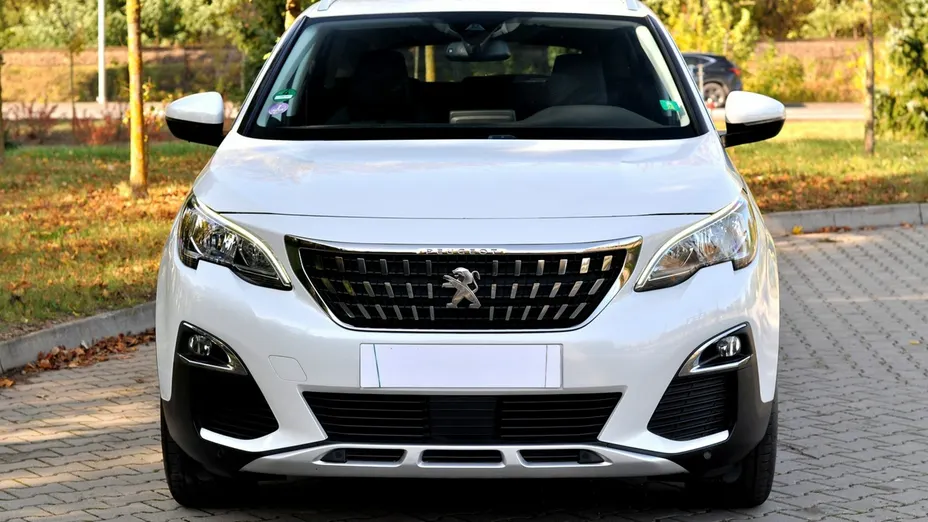 PEUGEOT 3008 -
