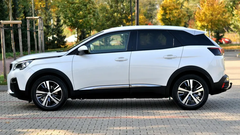 PEUGEOT 3008 -
