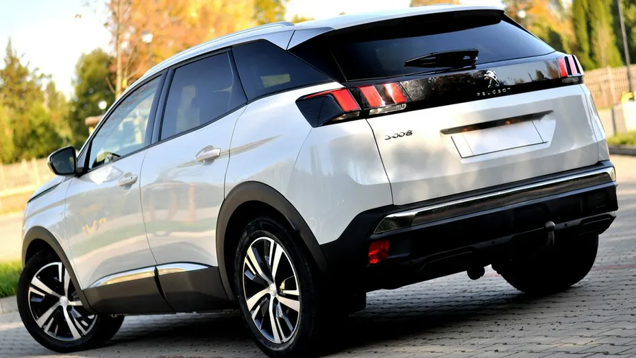 PEUGEOT 3008 -