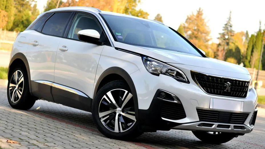 PEUGEOT 3008 -