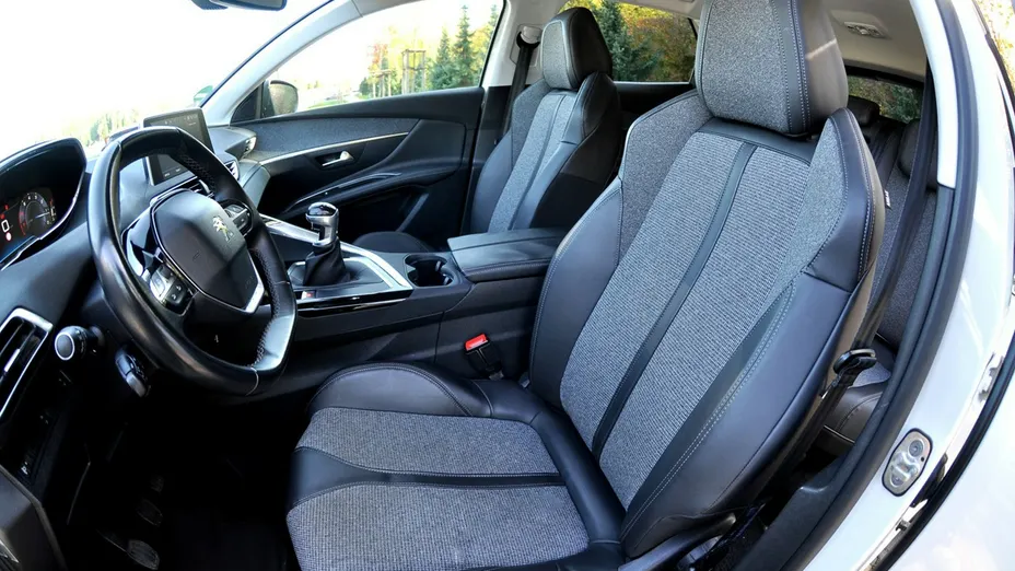 PEUGEOT 3008 -