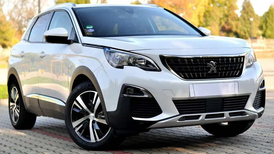PEUGEOT 3008 -