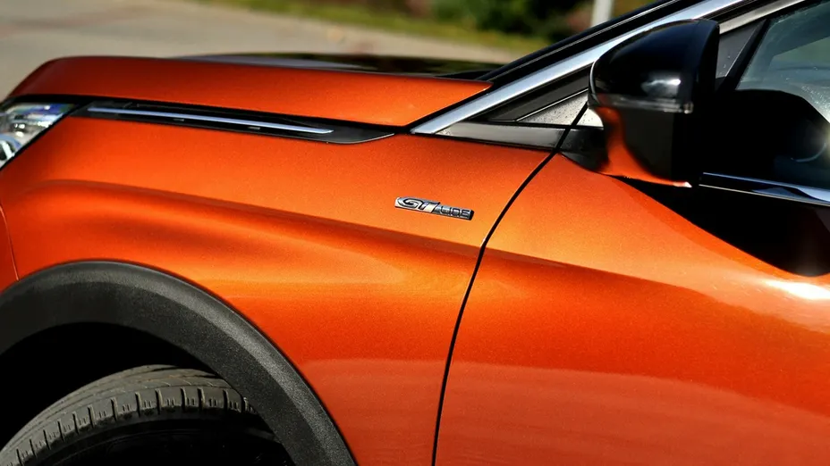 PEUGEOT 3008 -