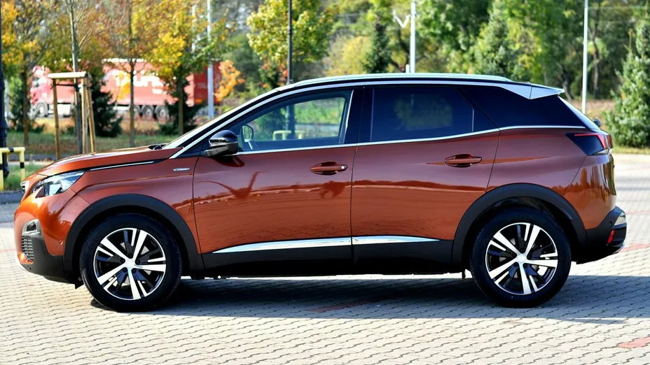 PEUGEOT 3008 -