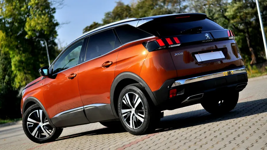 PEUGEOT 3008 -