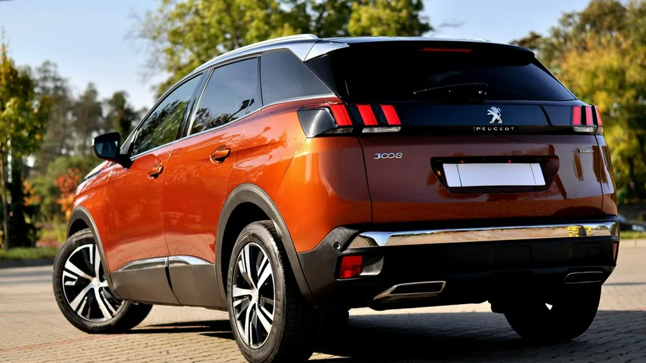 PEUGEOT 3008 -