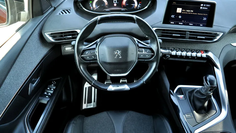 PEUGEOT 3008 -