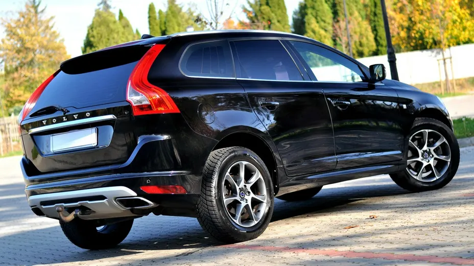 VOLVO XC60 -