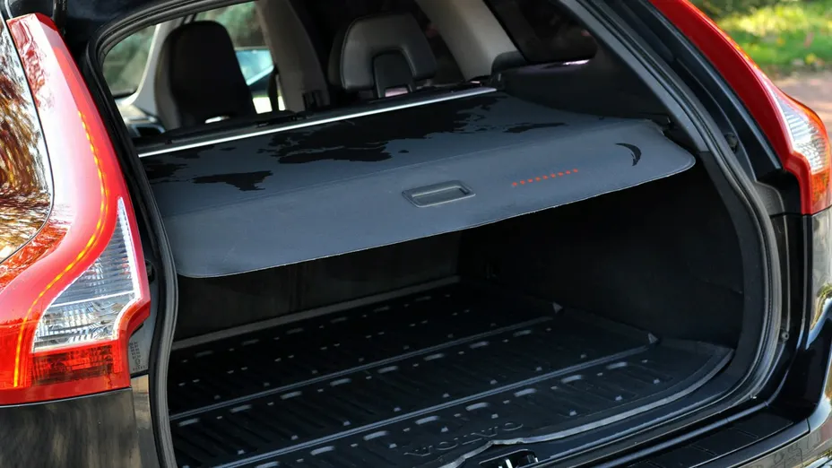 VOLVO XC60 -
