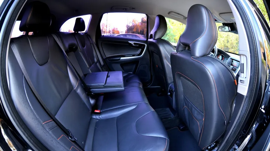 VOLVO XC60 -