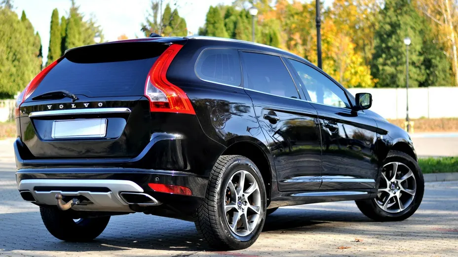 VOLVO XC60 -