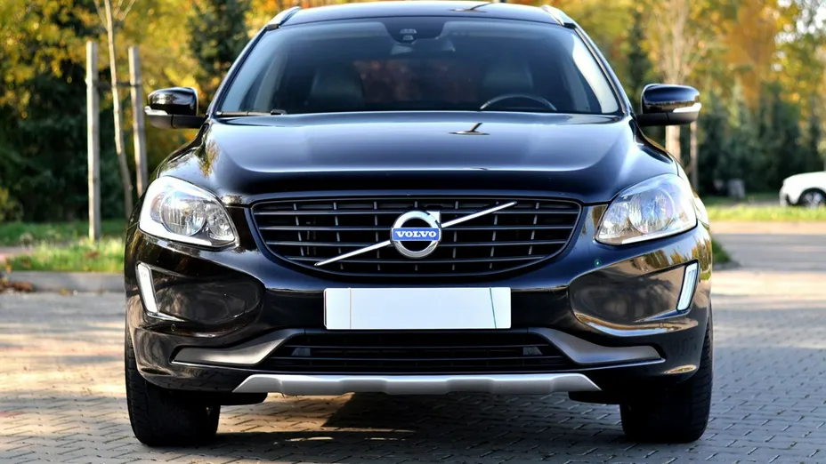 VOLVO XC60 -