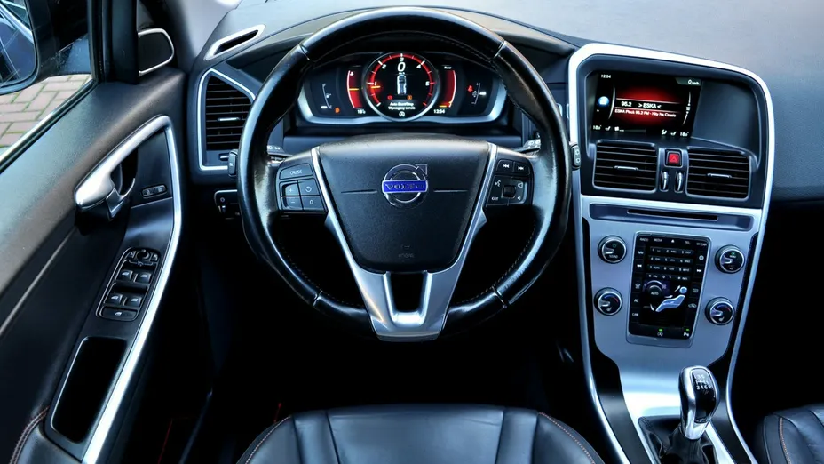 VOLVO XC60 -