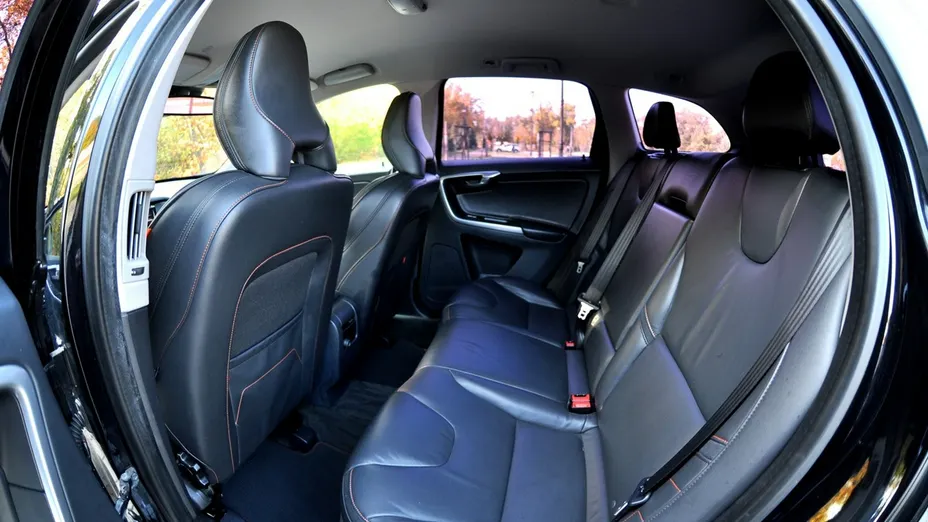 VOLVO XC60 -
