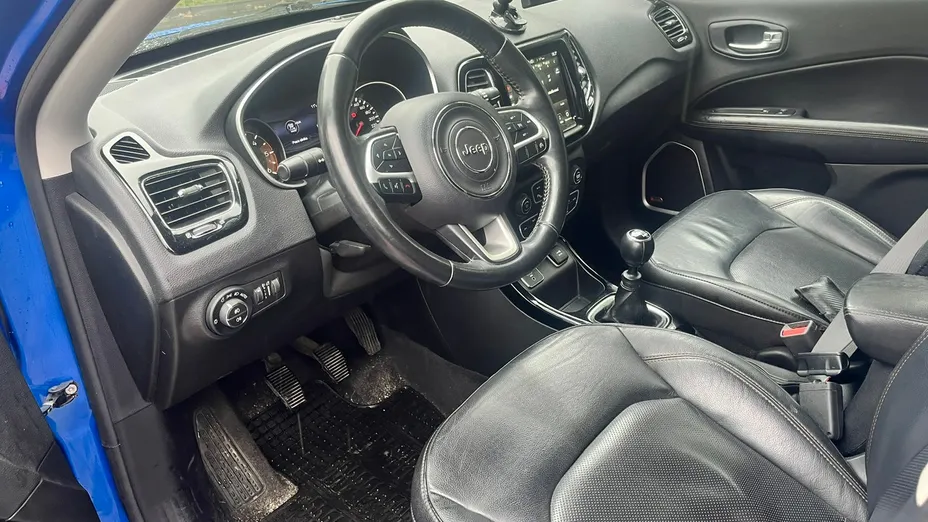JEEP Compass -