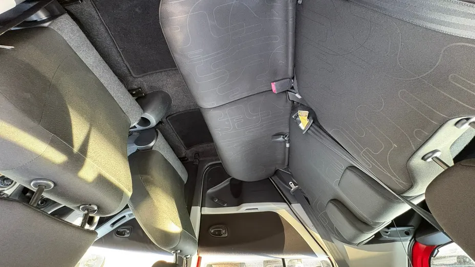 TOYOTA Yaris -