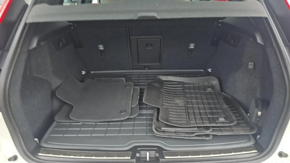 VOLVO XC40 -
