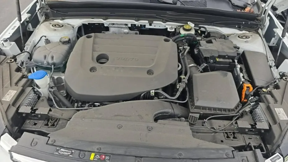 VOLVO XC40 -