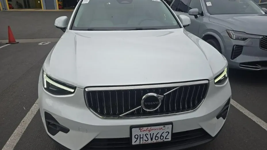 VOLVO XC40 -