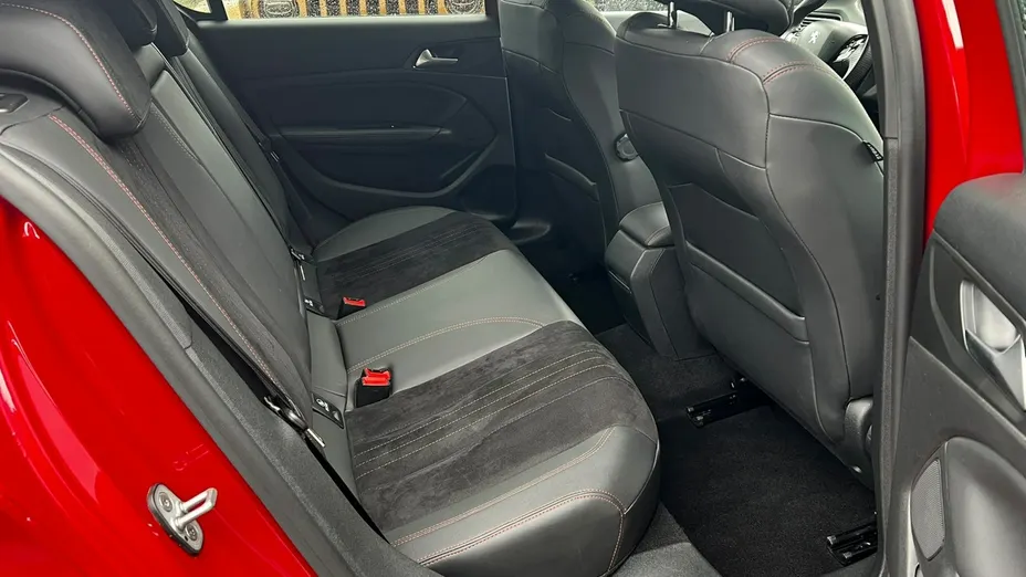 PEUGEOT 308 -