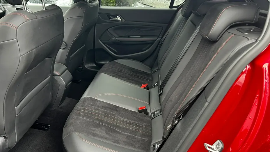 PEUGEOT 308 -