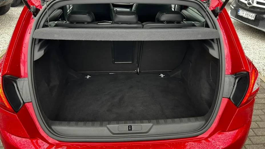 PEUGEOT 308 -
