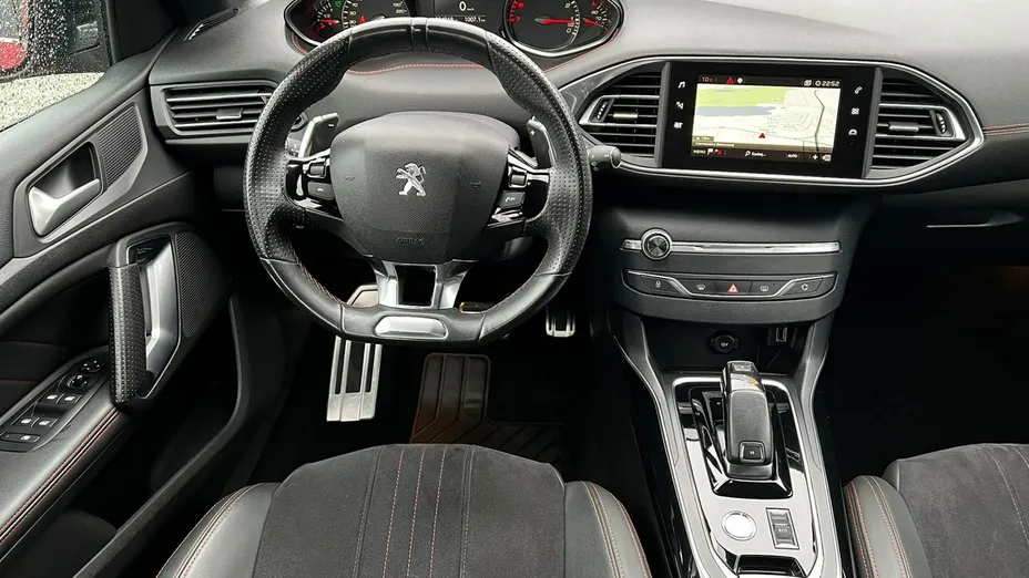 PEUGEOT 308 -