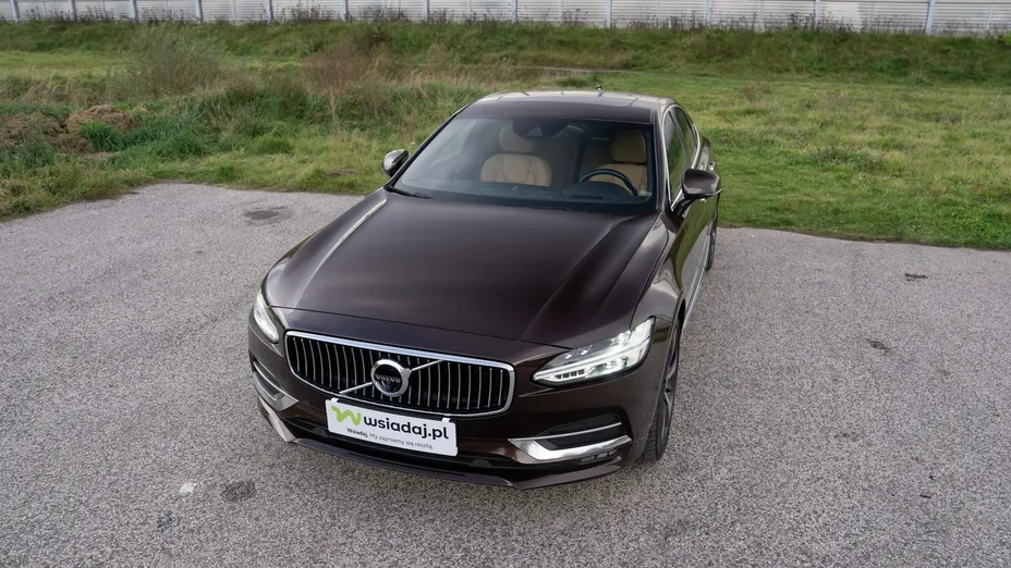 VOLVO S90 -