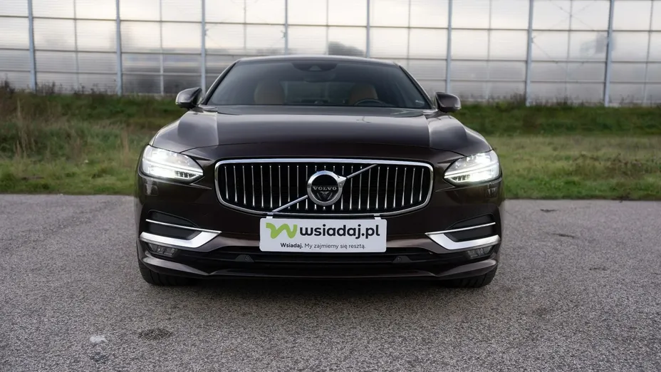 VOLVO S90 -