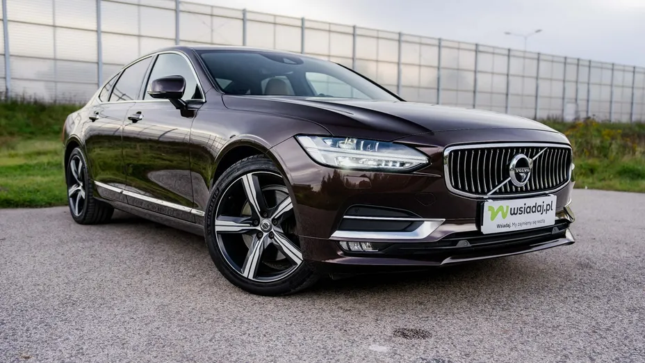 VOLVO S90 -