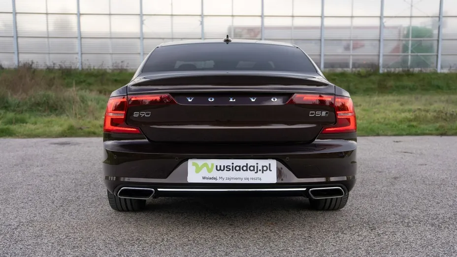 VOLVO S90 -