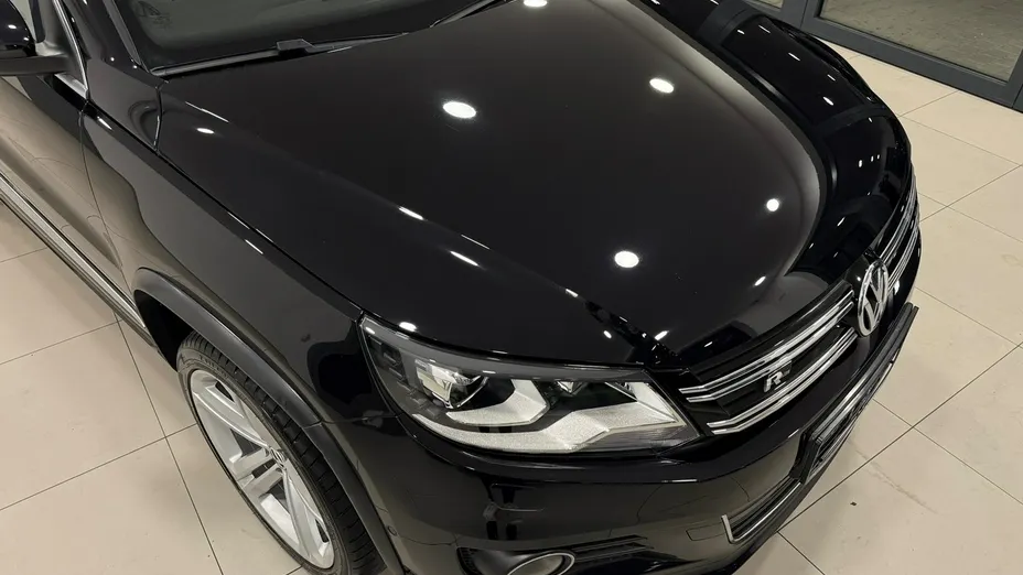 VOLKSWAGEN Tiguan -