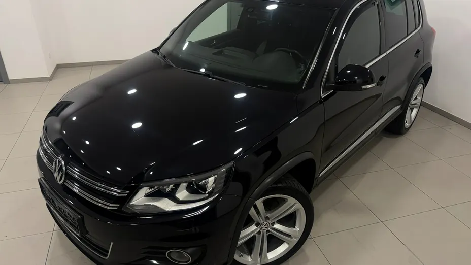 VOLKSWAGEN Tiguan -