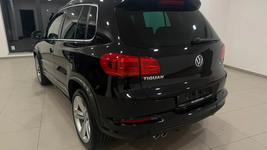 VOLKSWAGEN Tiguan -