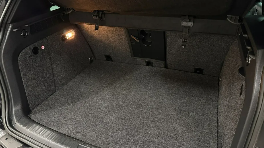 VOLKSWAGEN Tiguan -