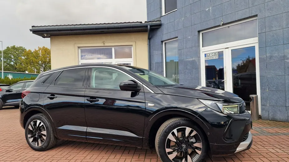 OPEL Grandland X -