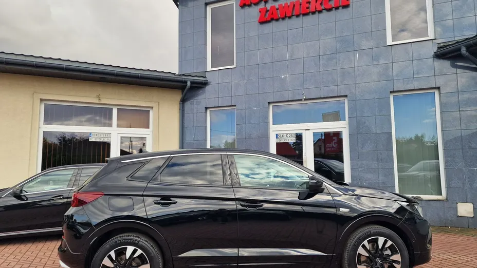 OPEL Grandland X -