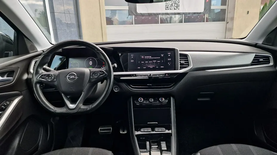 OPEL Grandland X -