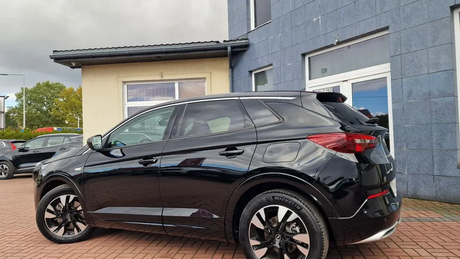 OPEL Grandland X -