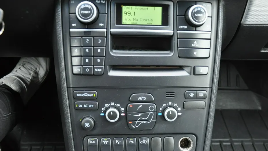 VOLVO XC90 -