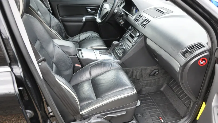 VOLVO XC90 -