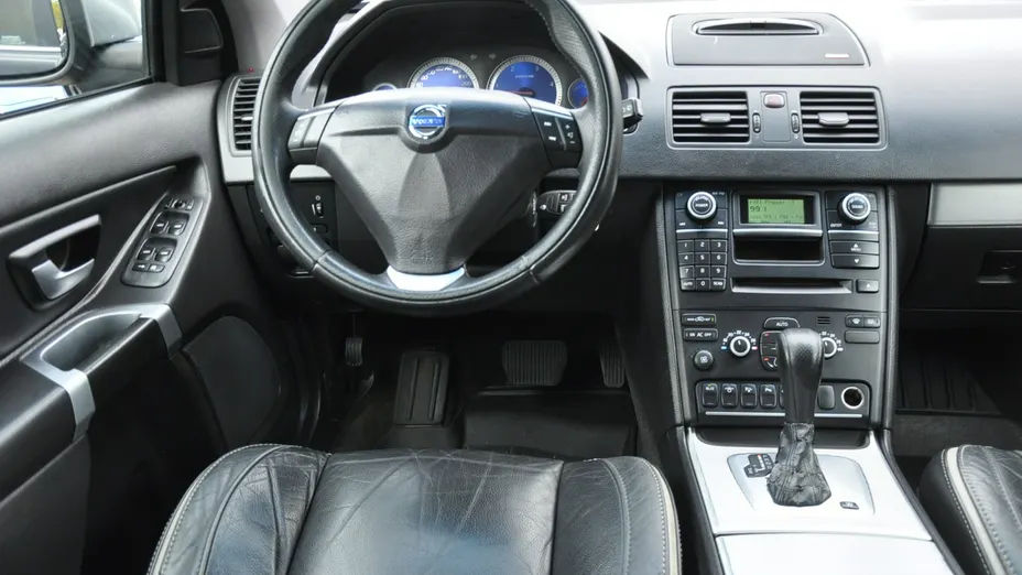 VOLVO XC90 -