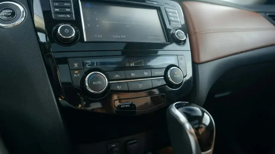 NISSAN X-Trail -