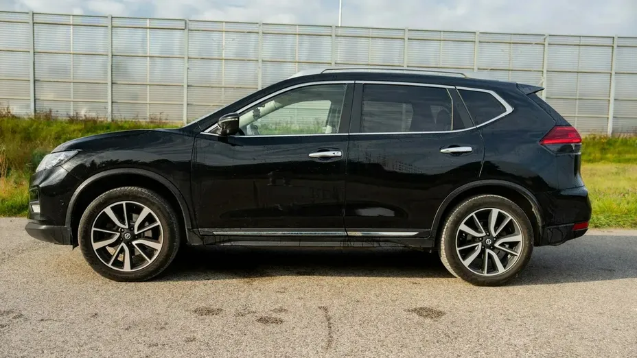 NISSAN X-Trail -